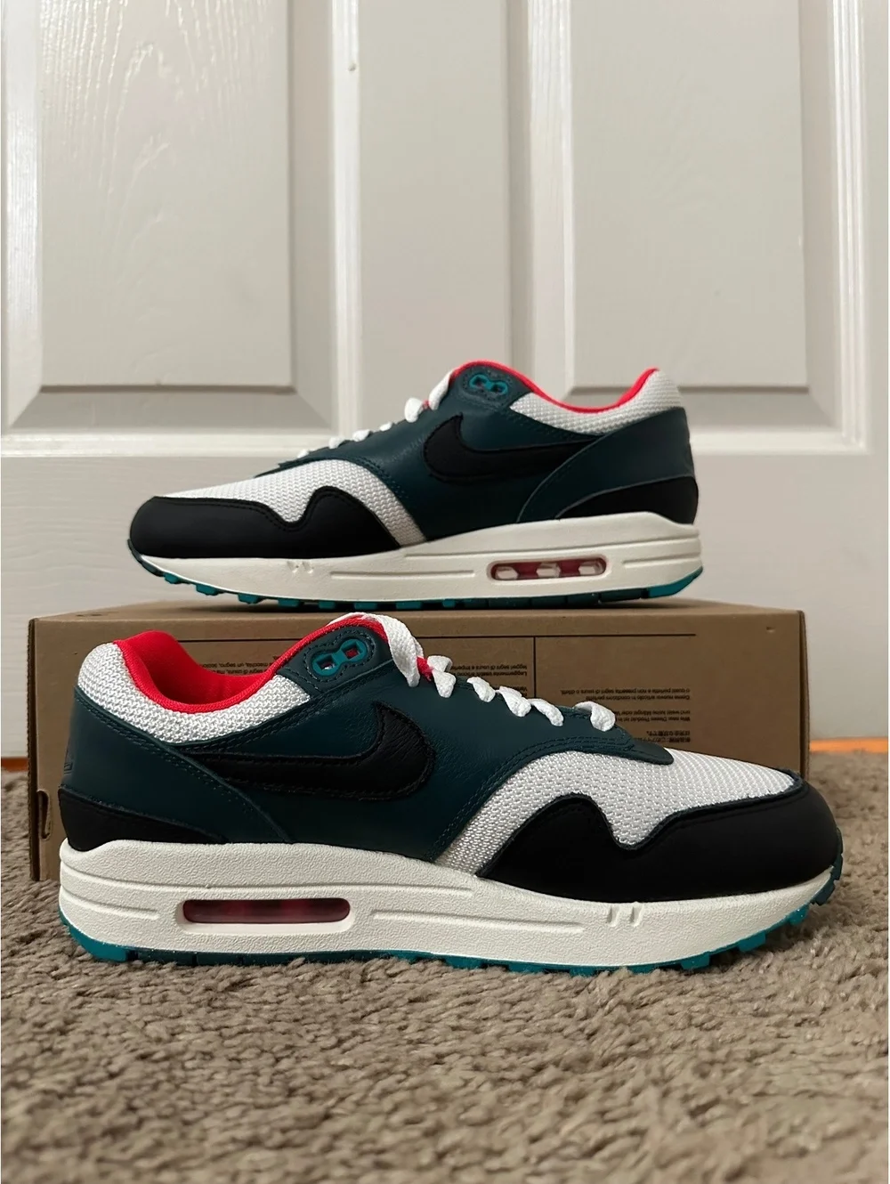 Size 7.5M/9 Women - Lebron James x Liverpool F.C. x Air Max 1 “Third Kit”